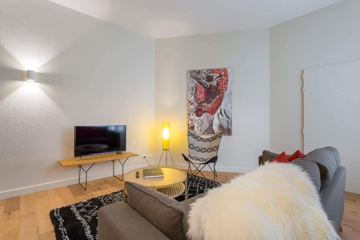 Arbre Sec - T2 - Meuble Tres Calme Apartment *